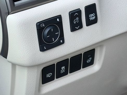 Used 2017 Lexus GX 460 Luxury AWD/4WD image 46