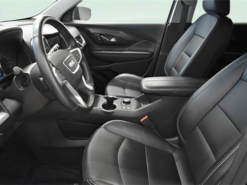 Used 2024 GMC Terrain SLT image 24