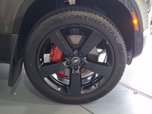 Certified 2025 Land Rover Defender 110 X AWD/4WD image 6