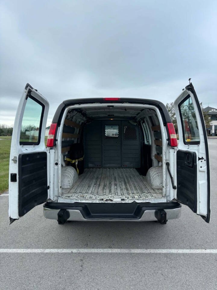 Used 2015 GMC Savana 2500 RWD image 14