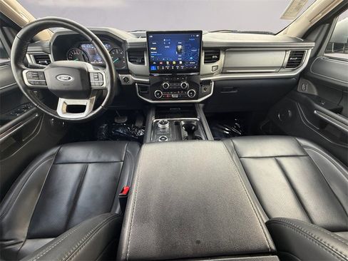 Used 2024 Ford Expedition Max XLT image 12