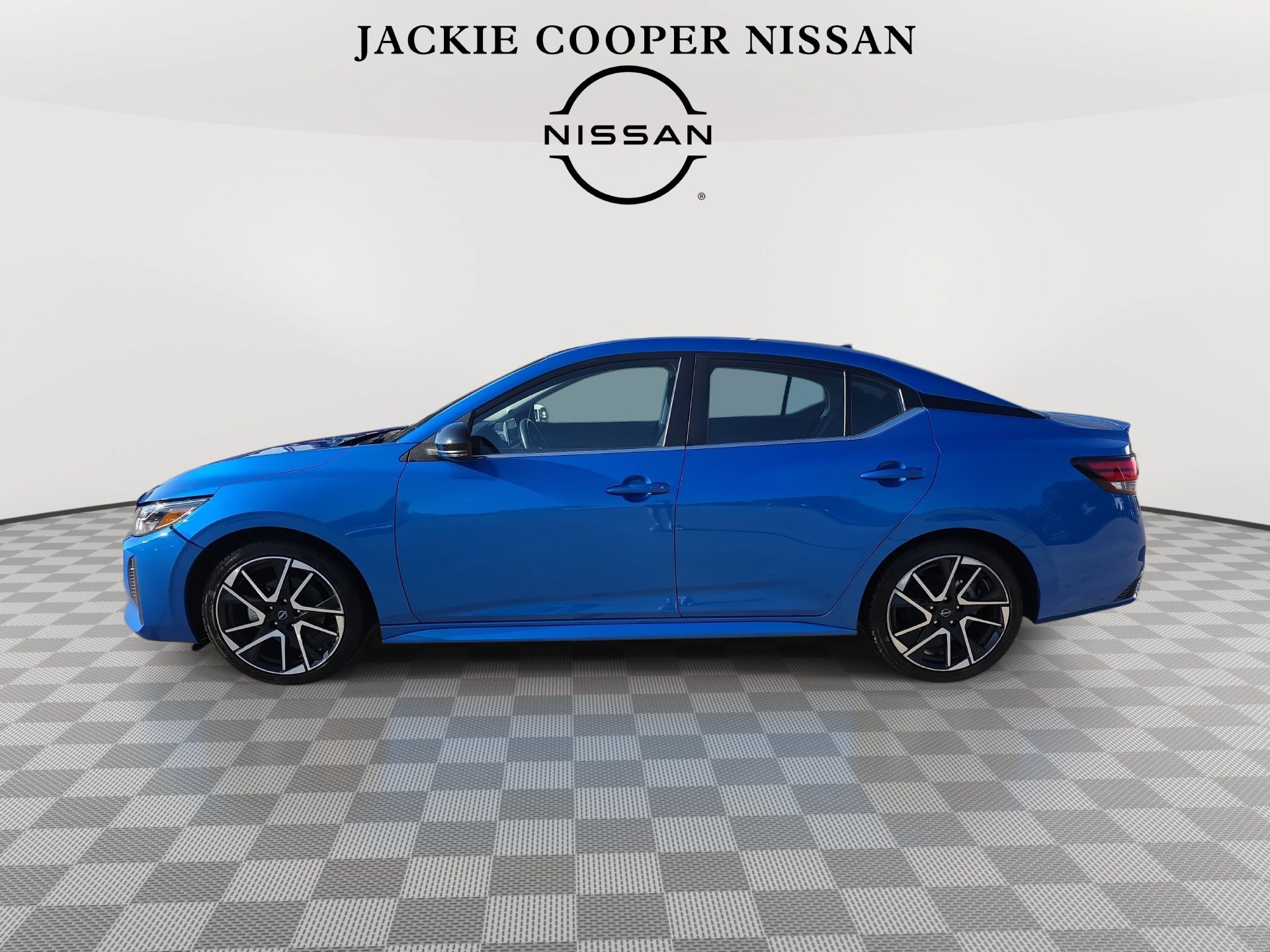 Used 2025 Nissan Sentra SR FWD image 8