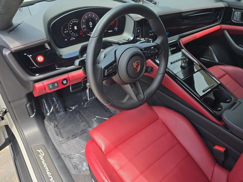 Certified 2025 Porsche Panamera GTS AWD/4WD image 4