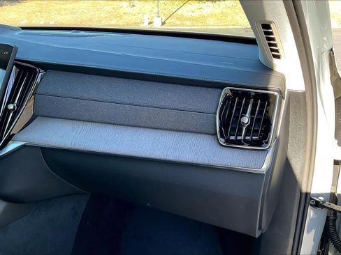 New 2026 Volvo XC90 B6 Ultra w/ Protection Package image 29