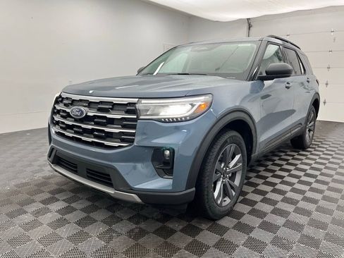 New 2026 Ford Explorer Active w/ Active Comfort Package image 2