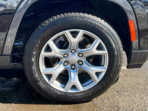 Used 2022 Jeep Wagoneer Series I w/ Convenience Group I AWD/4WD image 13