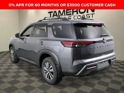 New 2026 Nissan Pathfinder SL FWD image 5