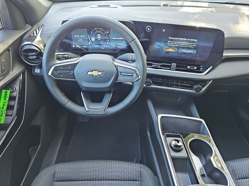 New 2026 Chevrolet Equinox LT AWD/4WD image 16