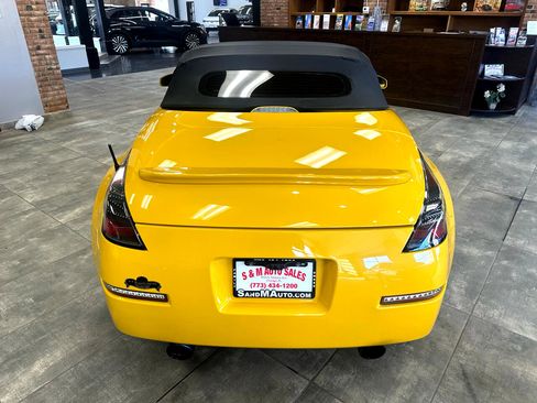 Used 2005 Nissan 350Z Touring image 6