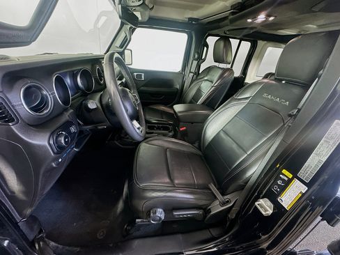 Used 2023 Jeep Wrangler Unlimited Sahara w/ Cold Weather Group AWD/4WD image 13