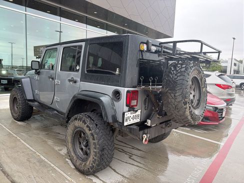 Used 2015 Jeep Wrangler Unlimited Rubicon w/ Connectivity Group image 5