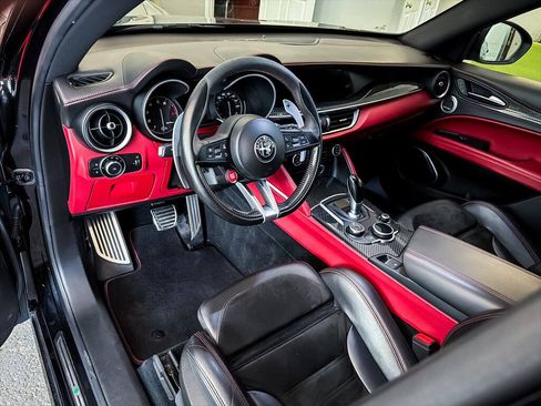 Used 2019 Alfa Romeo Stelvio Quadrifoglio w/ Driver Assist Dynamic Package AWD/4WD image 16