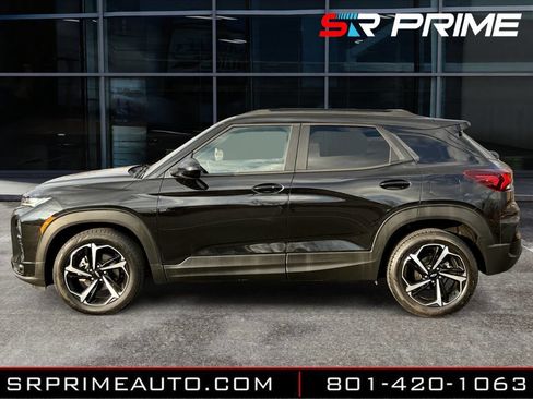 Used 2021 Chevrolet TrailBlazer RS w/ Convenience Package image 2