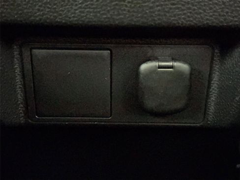 Certified 2025 Toyota Tacoma SR5 image 33