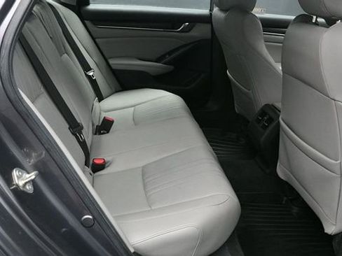 Used 2019 Honda Accord Touring image 10