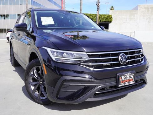 Used 2022 Volkswagen Tiguan SE image 2