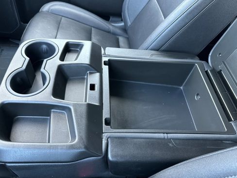 Used 2024 GMC Sierra 1500 SLT image 30