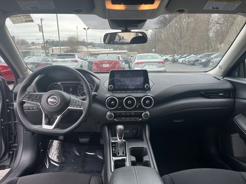 Used 2025 Nissan Sentra SV image 28