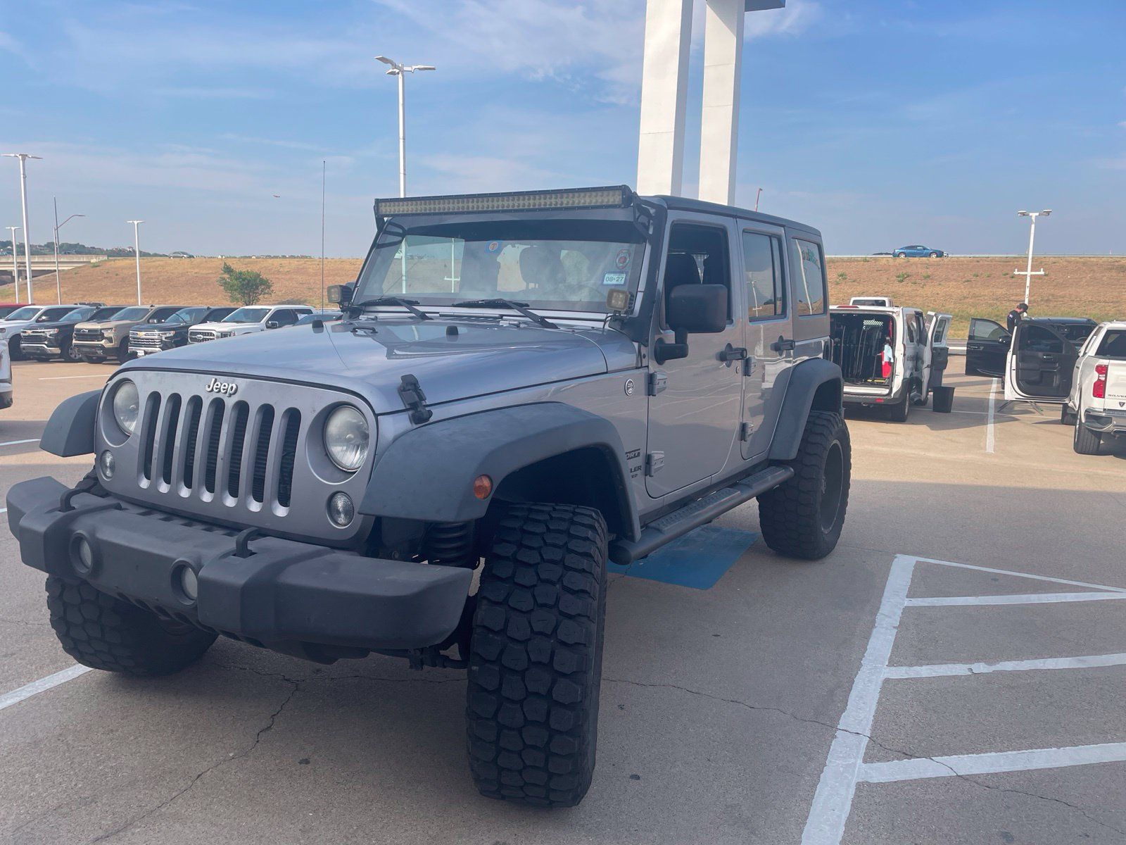 Used 2014 Jeep Wrangler Unlimited Sport w/ Connectivity Group AWD/4WD image 10