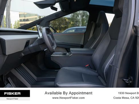 Used 2024 Tesla Cybertruck AWD Crew Cab image 13
