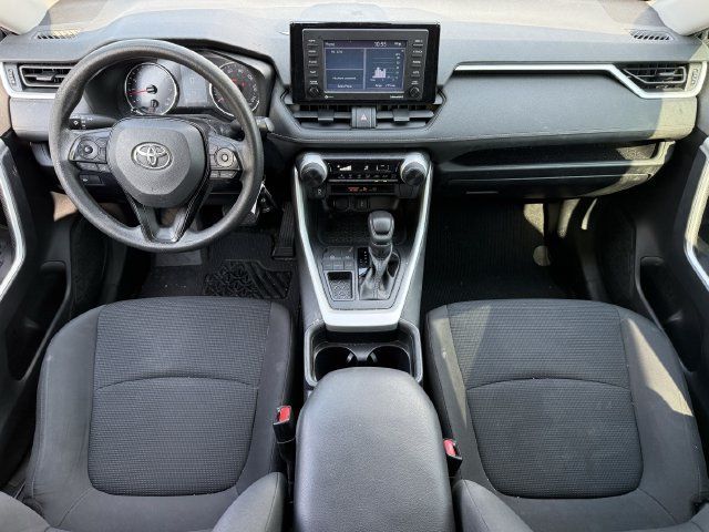 Used 2020 Toyota RAV4 LE FWD image 10