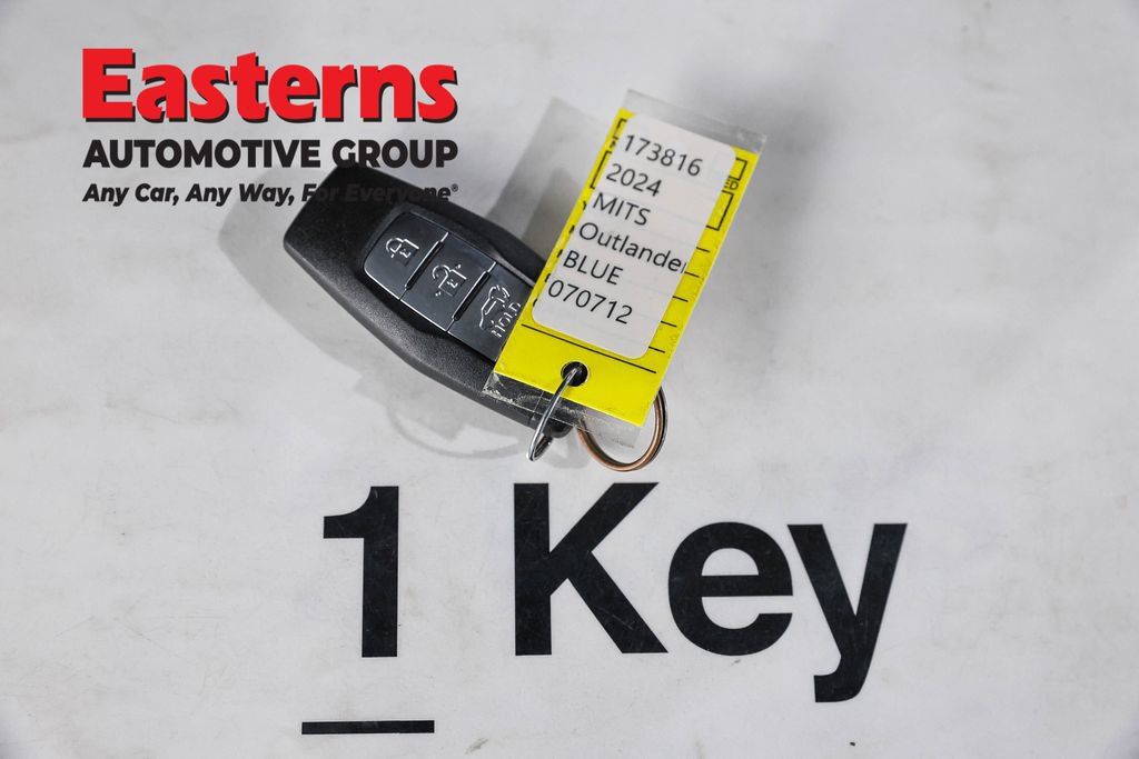 Used 2024 Mitsubishi Outlander SE AWD/4WD image 24
