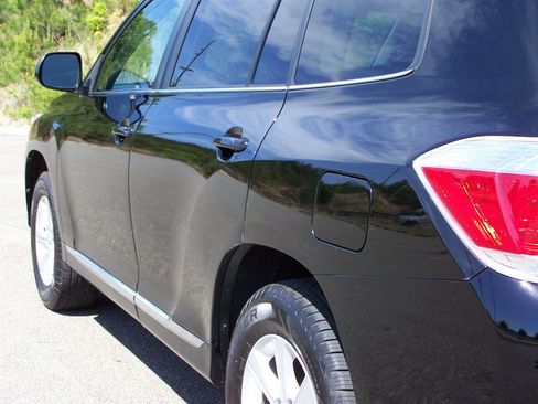 Used 2012 Toyota Highlander SE w/ Tow Pkg AWD/4WD image 24