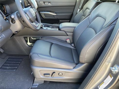 New 2026 Nissan Pathfinder SL w/ SL Premium Package image 24