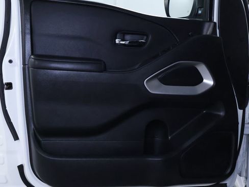 Used 2024 Nissan Frontier SV w/ SV Convenience Package image 10