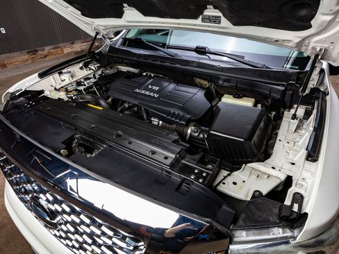 Used 2017 Nissan Titan PRO-4X image 39