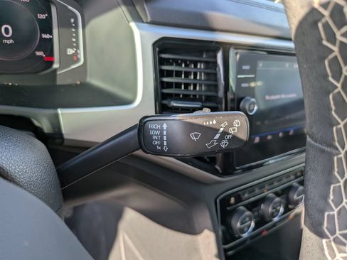 Certified 2023 Volkswagen Atlas Cross Sport SE w/ Panoramic Sunroof Package FWD image 30