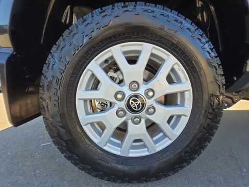 Used 2025 Toyota Tacoma SR5 AWD/4WD image 28
