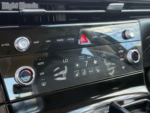 Used 2025 Genesis G80 2.5T image 20