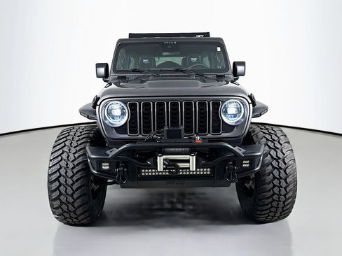 Used 2025 Jeep Wrangler Unlimited Rubicon AWD/4WD image 2
