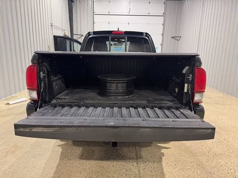 Used 2018 Toyota Tacoma TRD Sport AWD/4WD image 26
