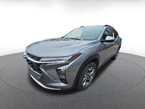 Used 2025 Chevrolet Trax LT image 4