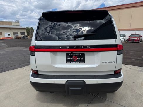 Used 2025 Lexus GX 550 w/ Accessory Package (2T) AWD/4WD image 4
