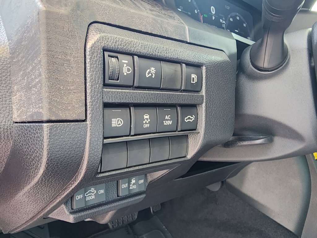 Used 2026 Toyota Tacoma Limited AWD/4WD image 17