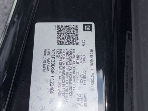 Used 2020 Chevrolet Camaro LT w/ RS Package image 2