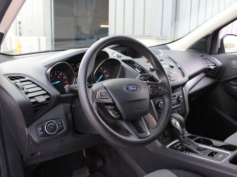 Used 2018 Ford Escape SE FWD image 2