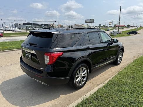 Used 2020 Ford Explorer XLT w/ Equipment Group 202A AWD/4WD image 5