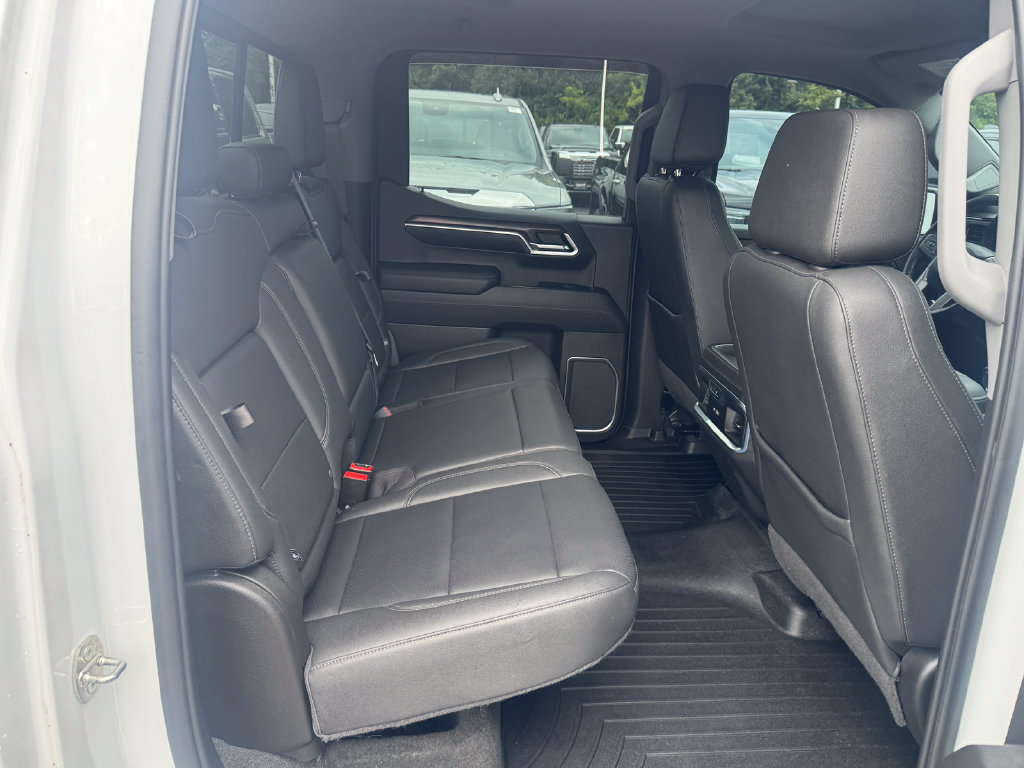 Used 2022 GMC Sierra 1500 SLT w/ SLT Convenience Package AWD/4WD image 32