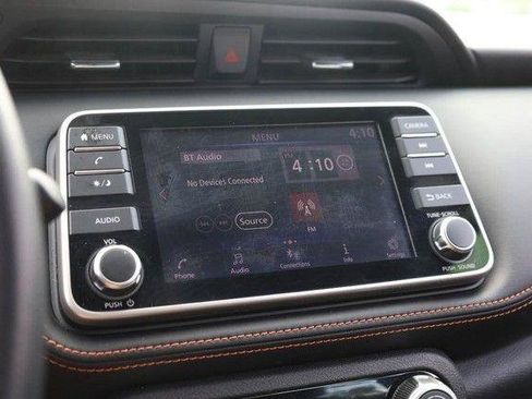 Used 2018 Nissan Kicks SR FWD image 11
