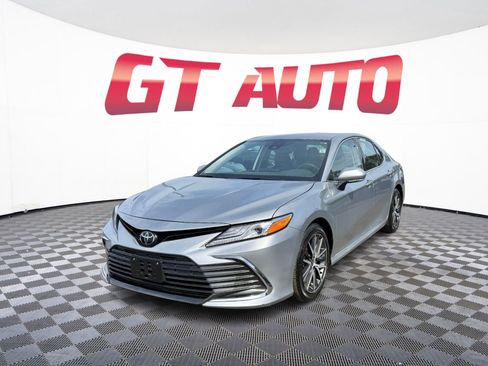 Used 2024 Toyota Camry XLE w/ Cold Weather Package FWD image 2