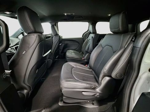 Used 2026 Chrysler Pacifica Select FWD image 21