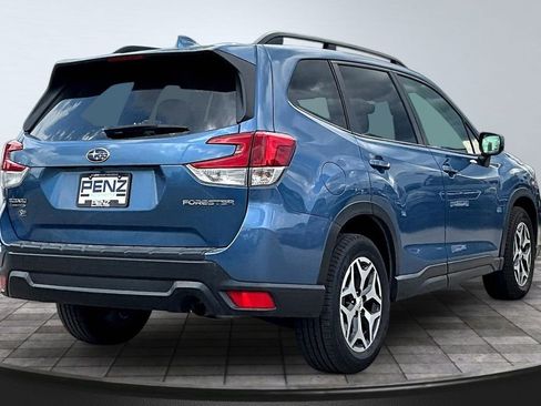 Used 2020 Subaru Forester Premium AWD/4WD image 6