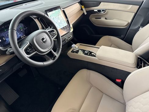New 2026 Volvo XC90 T8 Plus w/ Protection Package Premier image 9