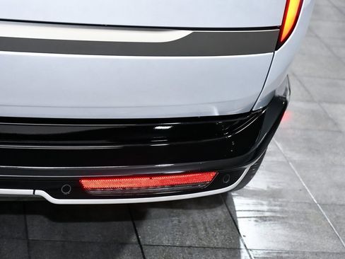 Used 2025 Land Rover Range Rover SE image 96