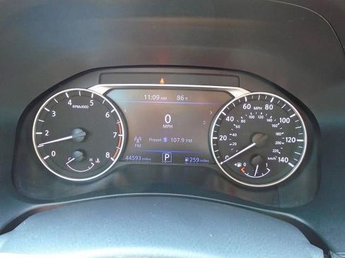 Used 2025 Nissan Altima 2.5 SV FWD image 7