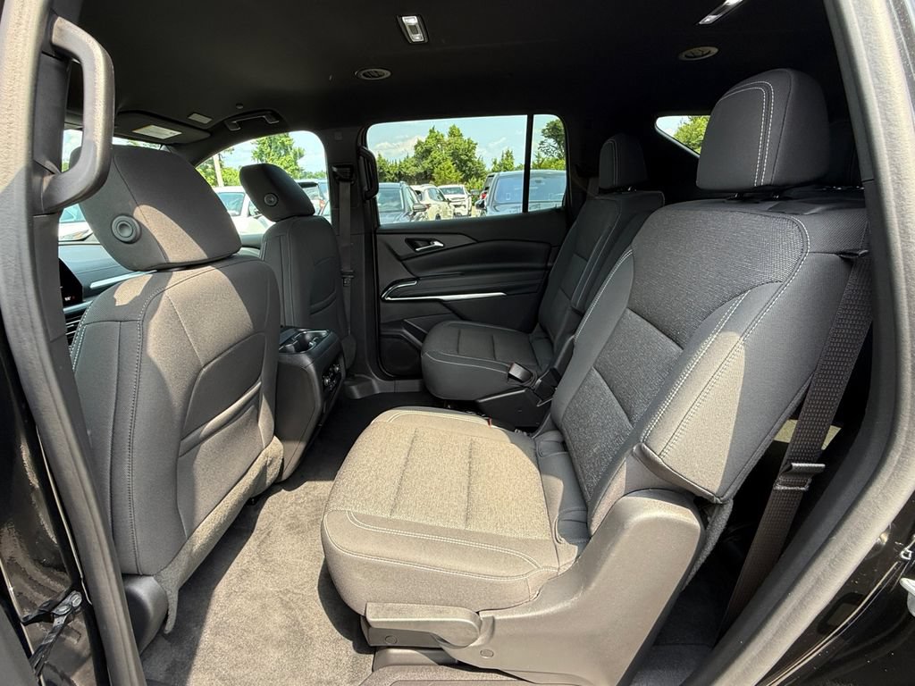 Used 2024 Chevrolet Traverse LT FWD image 24